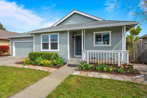 2454 Dayton St, Santa Rosa, CA 95403-7600