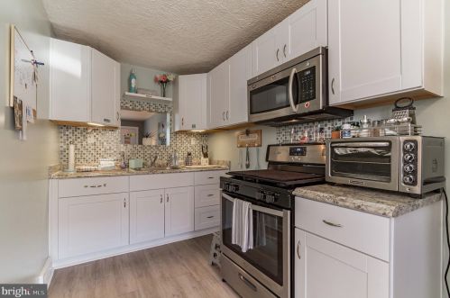 231 Spruce St, Manor PA 19036-1019 exterior