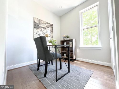 1010 15th St, Washington DC  20003-3213 exterior