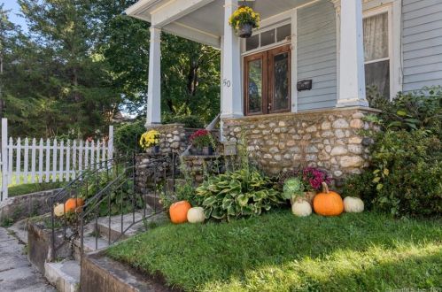 50 Coit St, Norwich, CT 06360-4943