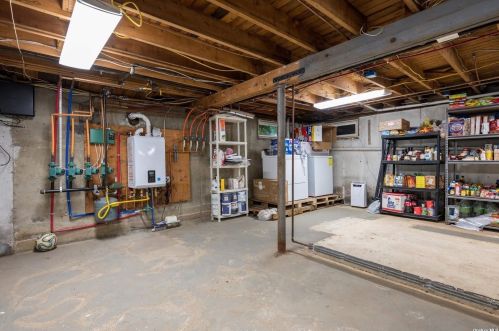 2500 Ocean Ave, North Bellmore NY  11710-3825 exterior