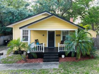 808 Hampton Ave, Orlando, FL 32803-4236