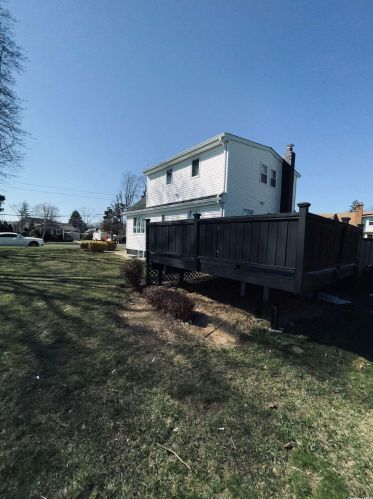 135 Westchester Ave, Babylon NY  11704-2827 exterior