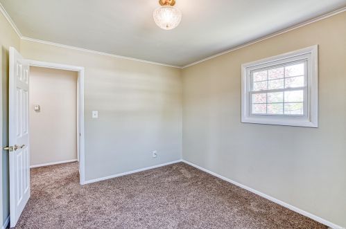 510 Half Hollow Rd, Deer Park NY  11729-1010 exterior