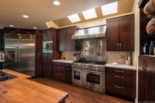 2562 Grandview St, San Diego CA 92110-1031 exterior