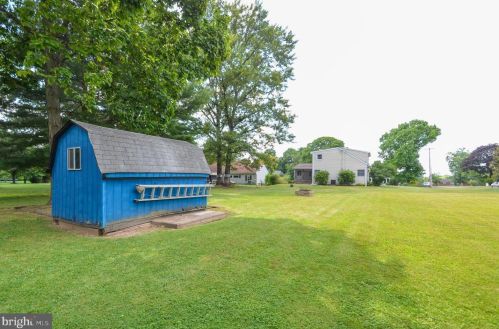 317 Crestview Rd, Lansdale, PA 19446-2907