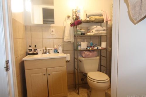 50 Tremont Ave, Bridgeport CT  06606-4526 exterior
