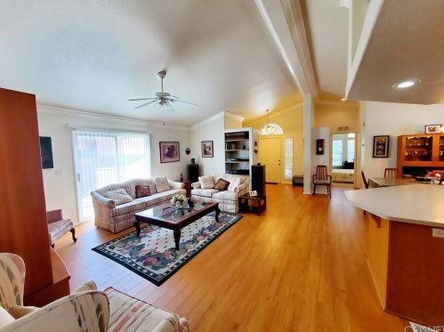20084 Crestview Dr, Santa Clarita CA  91351-5759 exterior