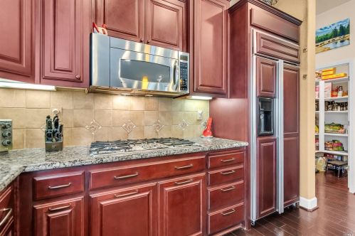 662 Canterbury Cir, Vacaville CA  95687-8225 exterior