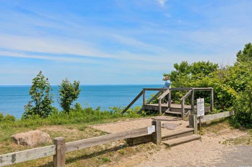 44 Sound Dr, Greenport NY  11944-1007 exterior