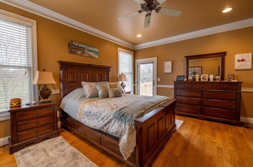844 Keeneland Green Dr, Hamilton KY  41091-8016 exterior