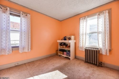 25 Westcott St, East Orange NJ  07017-3209 exterior