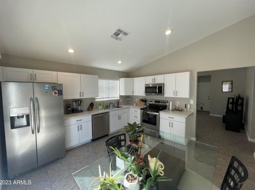 2157 Crest Ln, Phoenix, AZ 85024-6532