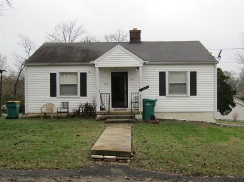 646 6th Ave, Lewisburg, TN 37091-2138