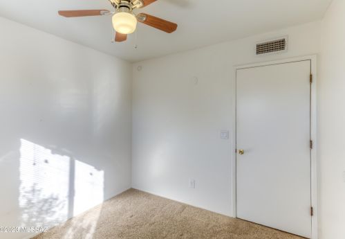 6783 Hawk Dr, Tucson AZ 85730-3247 exterior