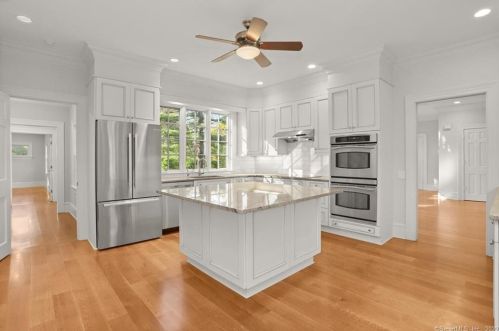 100 Frogtown Rd, New Canaan CT  06840-4404 exterior