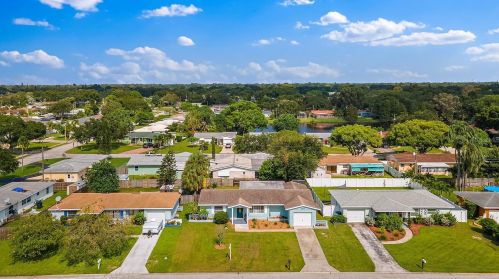 4835 61st Ln, Saint Petersburg, FL 33709-3317