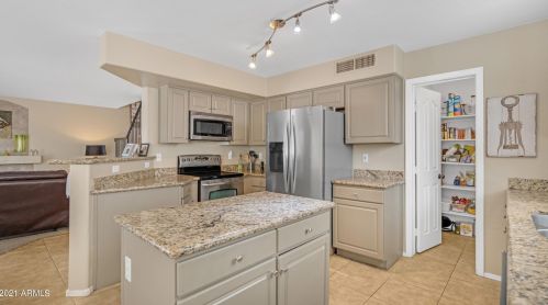 1492 Saddle St, Gilbert AZ 85233-1400 exterior