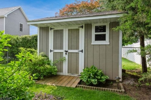 230 7th Ave, Manville NJ  08835-1216 exterior