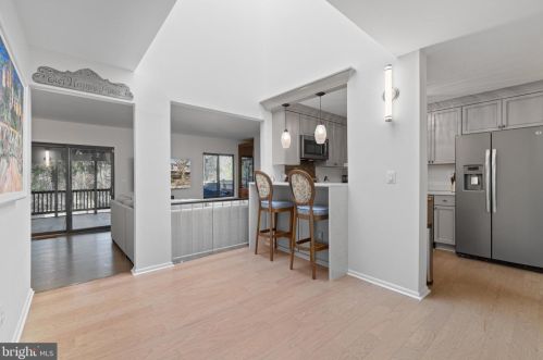 2143 Colts Neck Ct, Herndon, VA 20191-1841