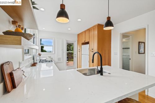 4817 Brookdale Ave, Oakland CA  94619-2510 exterior