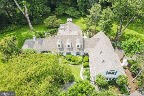 212 River Park Dr, Great Falls, VA 22066-3534