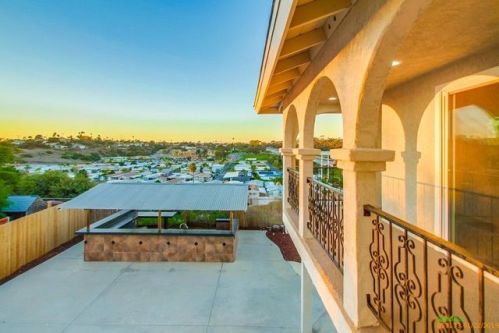 1234 Laguna St, Oceanside, CA 92054-5439