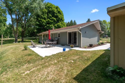 1443 Mount Ct, Hubertus WI  53033-9626 exterior