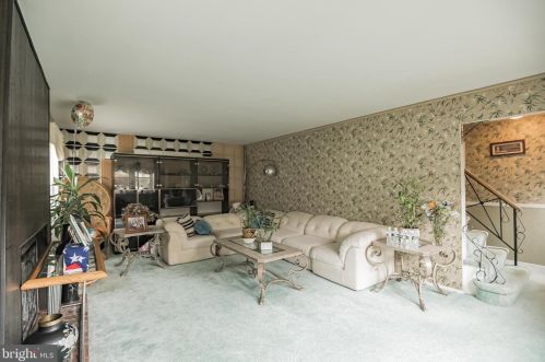 34 Newport Ln, Willingboro, NJ 08046-1317