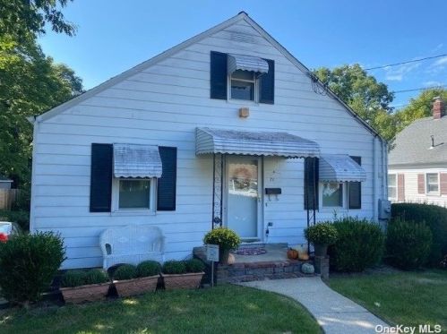 76 Singworth St, Muttontown, NY 11771-3704