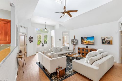 5544 Cynthia Ln, Naples FL  34112-5454 exterior