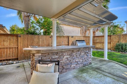 9980 Shiraz Pl, Elk Grove CA  exterior