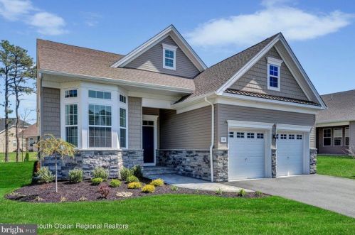 82 Ambermist Way, Lacey, NJ 08731