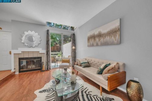 7294 Cronin Cir, Pleasanton CA  94568-2330 exterior