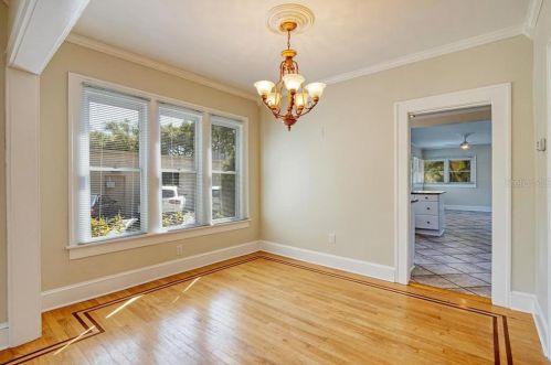 920 16 Ave, Saint Petersburg FL  33707-4113 exterior