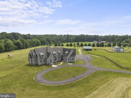 37016 Longmoor Farm Ln, Purcellville, VA 20132-2864