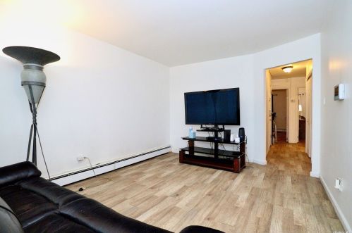 225 Beach 19th St, Far Rockaway NY  11691-4419 exterior
