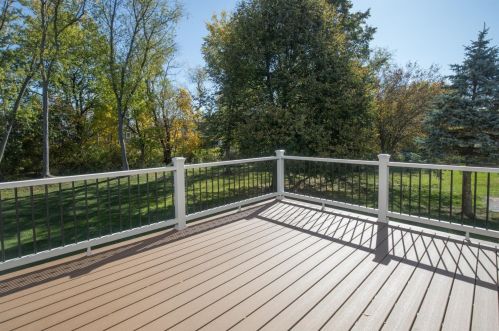 4004 Silhavy Rd, Valpo IN  46383-9146 exterior