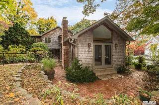 3 Lotowana Ln, Stonybrook, NY 11790-1801