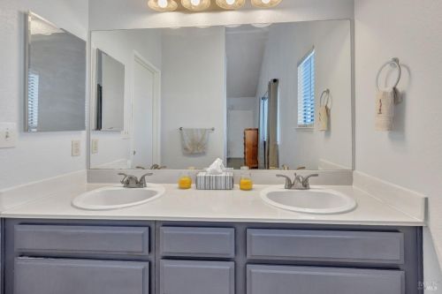 301 Rosemarie Pl, West Pittsburg CA  94565-6705 exterior