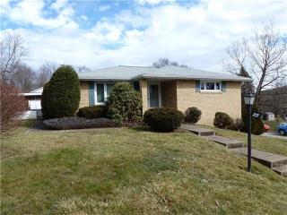 22 Levin Dr, Jeannette, PA 15644-9774