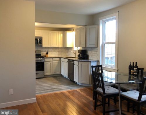 114 Woodland Ave, Barrington, NJ 08007-1341