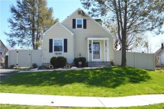 802 Poplar Rd, Hellertown, PA 18055-2325
