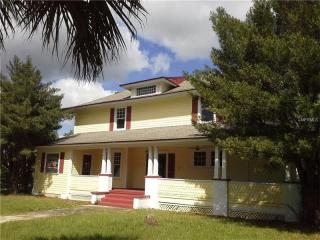 121 Pine St, Arcadia, FL 34266-4317