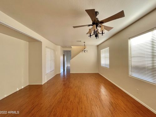 4499 Ivanhoe St, Gilbert, AZ 85295-5830
