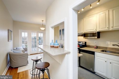 904 25th St, Washington DC 20037-2102 exterior