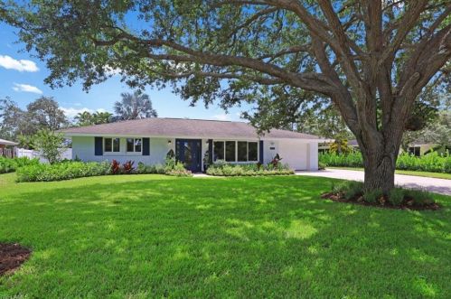 2650 13th St, Naples, FL 34103-4532