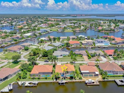 156 Richmond Ct, Marco Island, FL 34145-5110