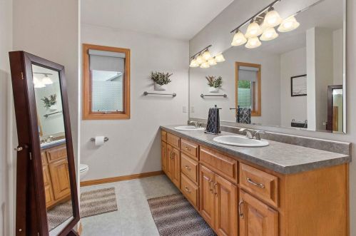 2722 Teresa Dr, Green Bay WI  54311-5586 exterior