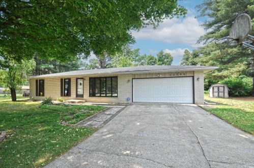 12744 Mark Ct, Granger, IN 46530-9294